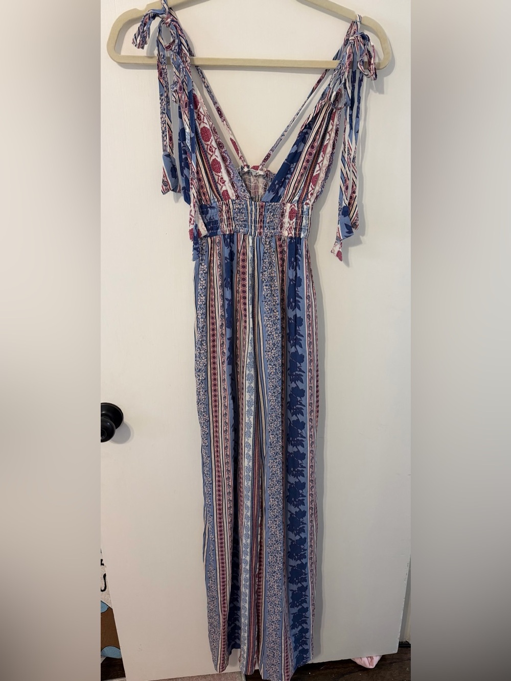 En Dreme Small Boho Tie-Shoulder V-Neck Jumpsuit